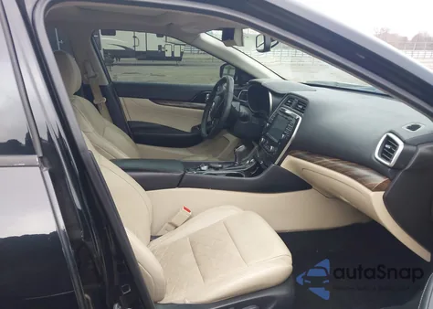 2017 Nissan Maxima 3.5 Platinum z USA, uszkodzony, nr VIN 1N4AA6APXHC392050